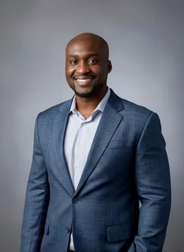 Kwaku Akom